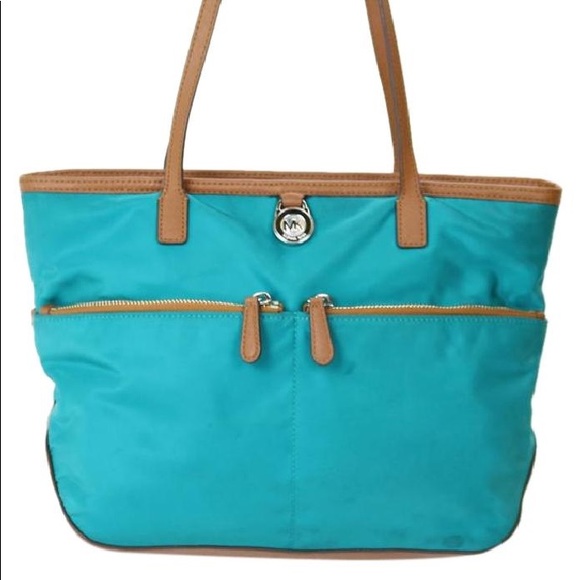 Michael Kors Handbags - Perfect MK Summer bag!